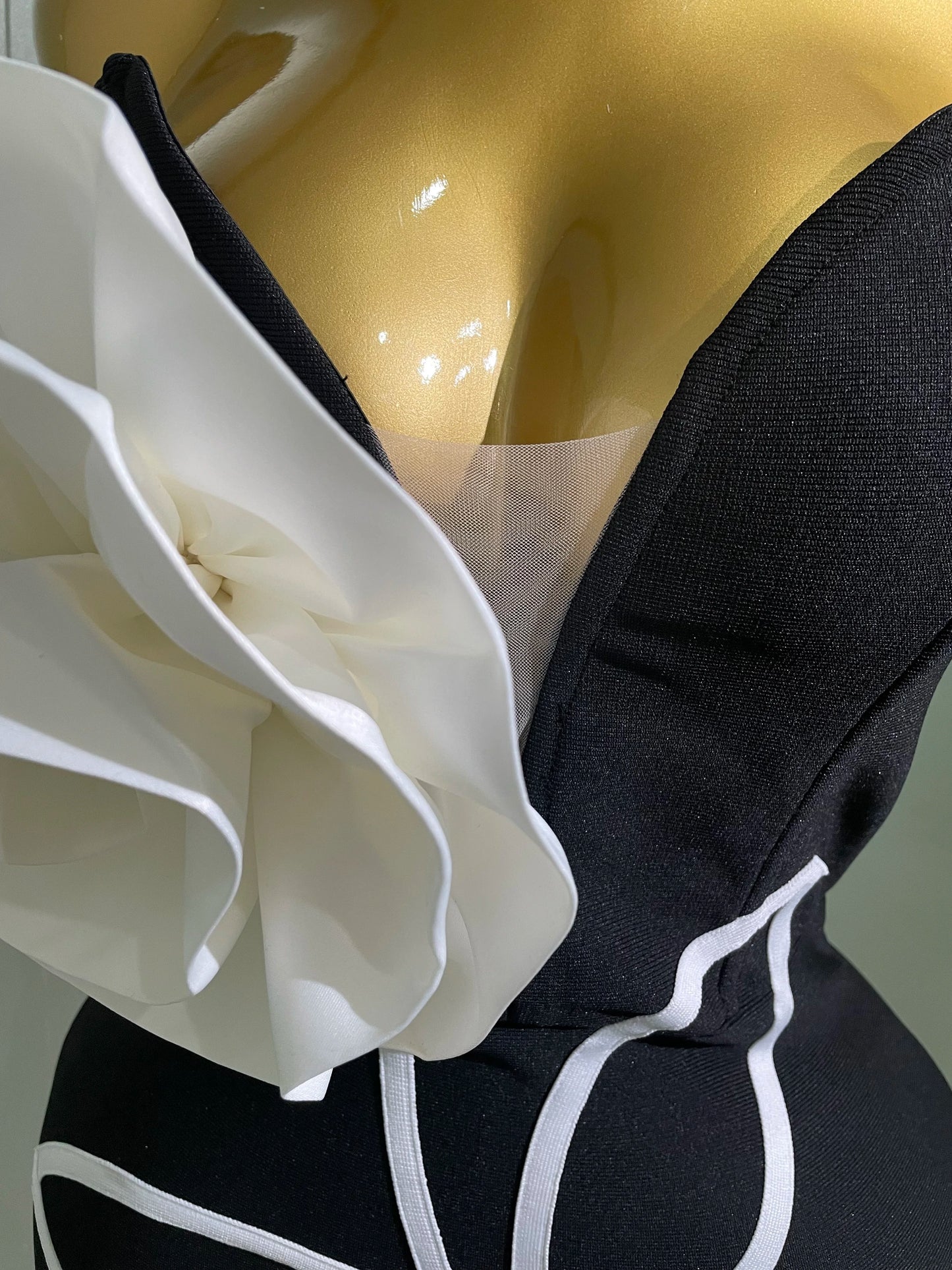 M&T Wear - Women 2025 New Sexy Off Shoulder White Flower Black Mini Bodycon Bandage Dress Luxury Celebrity Evening Club Elegant Party Gowns