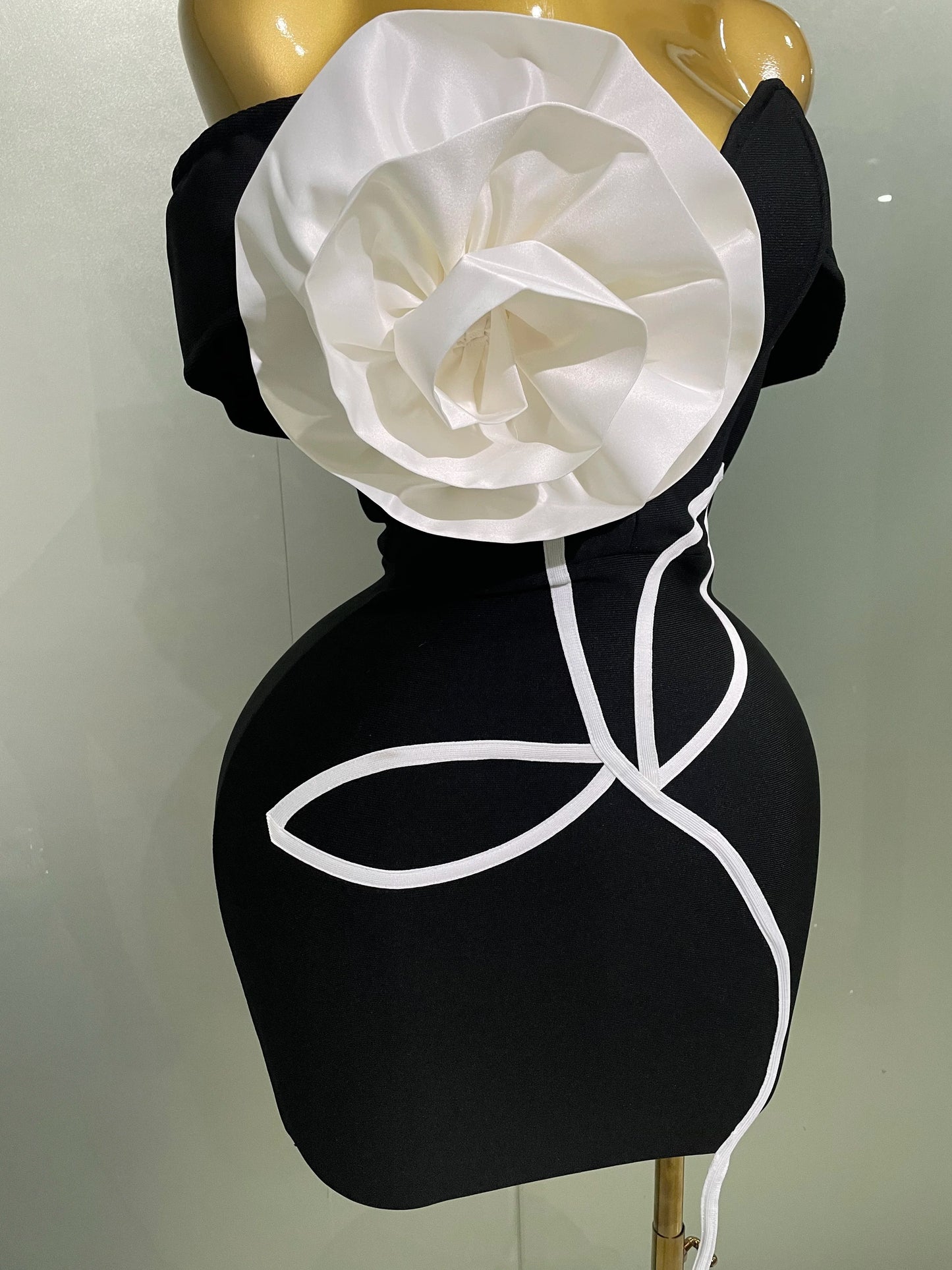 M&T Wear - Women 2025 New Sexy Off Shoulder White Flower Black Mini Bodycon Bandage Dress Luxury Celebrity Evening Club Elegant Party Gowns
