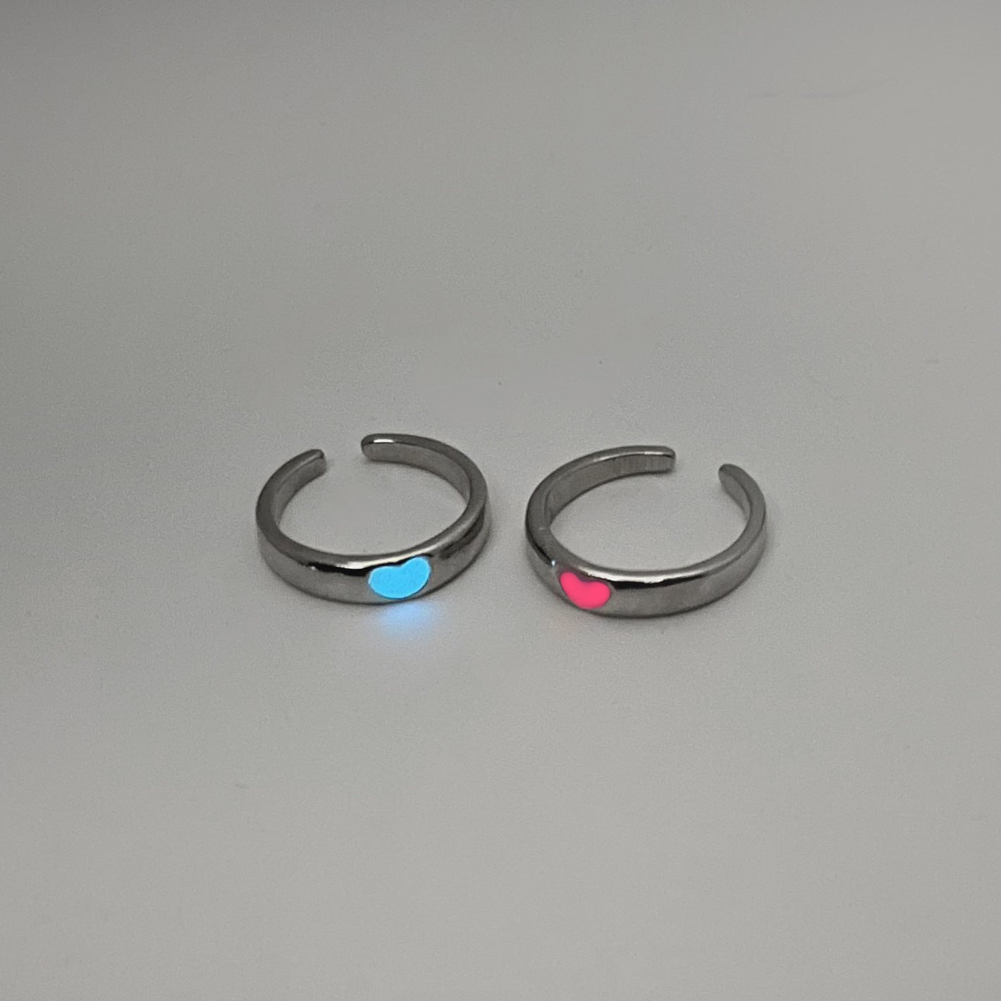 M&T Wear – Blue & Pink Luminous Couple Heart Ring Set