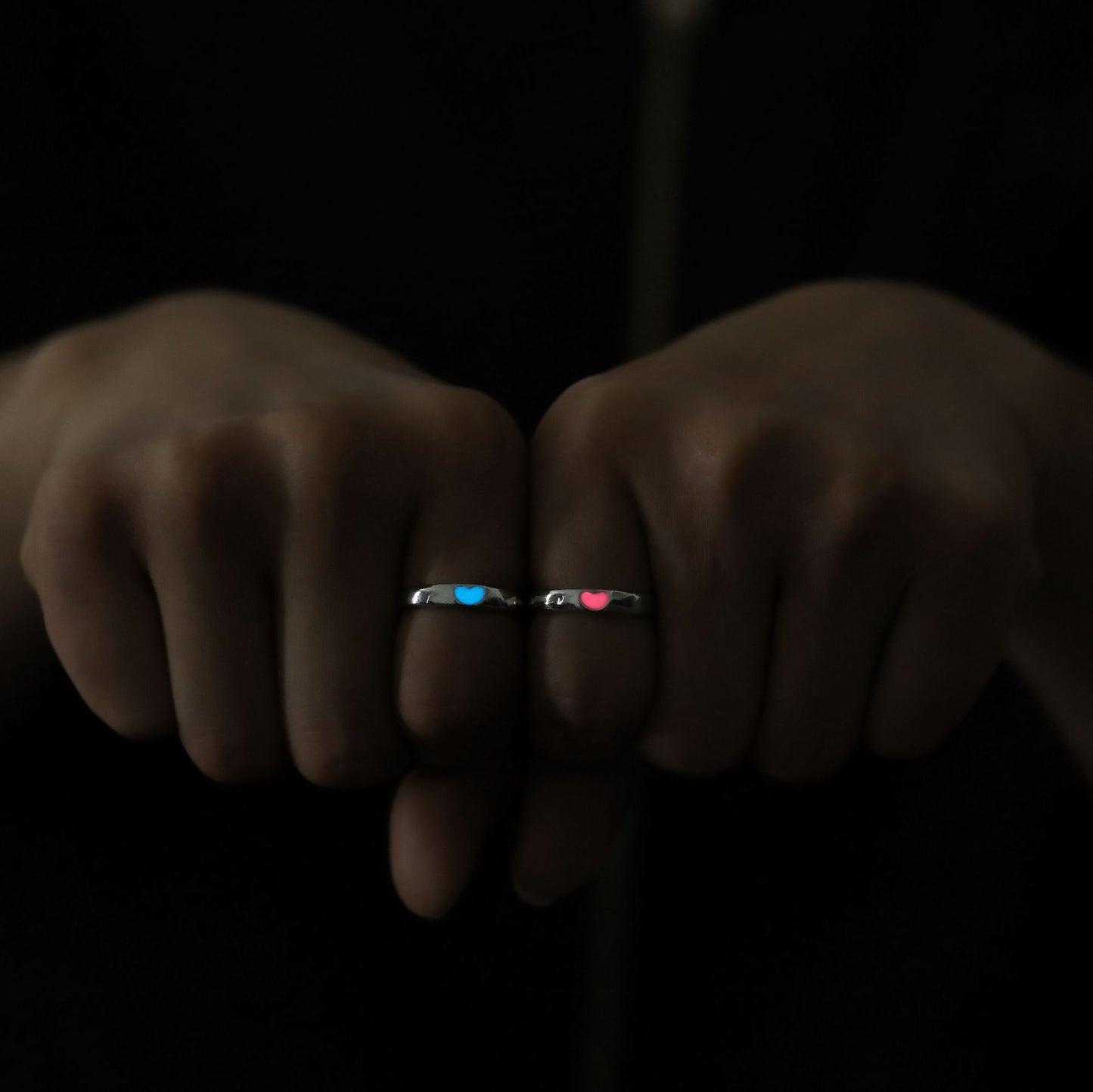 M&T Wear – Blue & Pink Luminous Couple Heart Ring Set