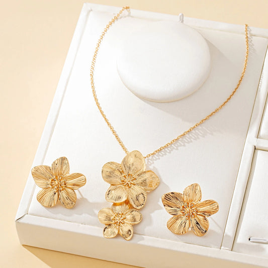 M&T Wear - Flower Women's Jewelry Set, Necklace & Earrings for Daily Wear and Gifts