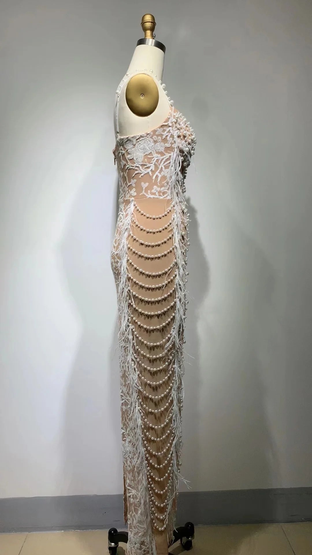 M&T Wear - Top Quality Handmake Luxury Women Sleeveless Sexy Feathers Pearl Beading Bodycon Long Dress Fashion Celebrate Red Carpet Dress