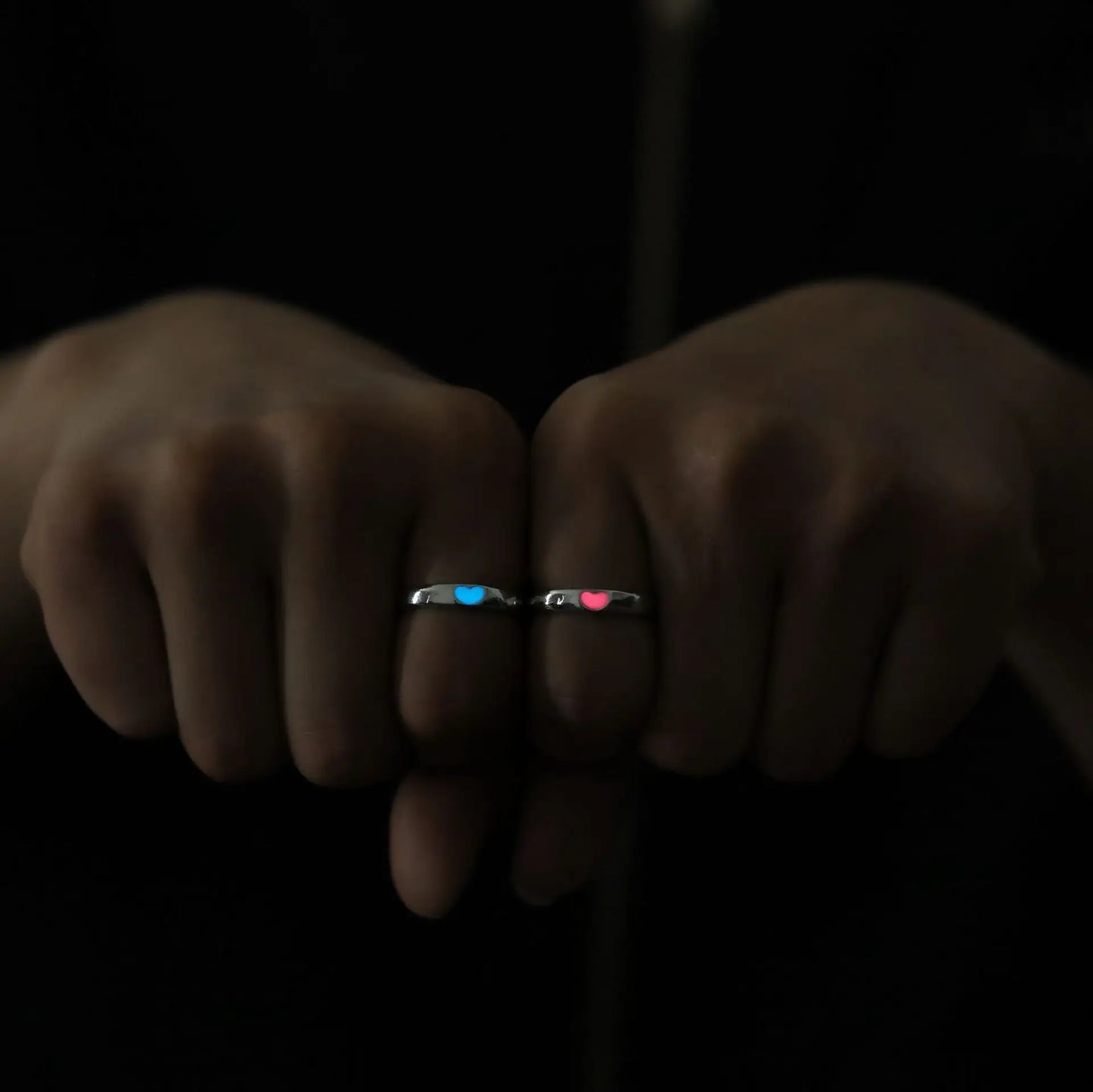 M&T Wear – Blue & Pink Luminous Couple Heart Ring Set