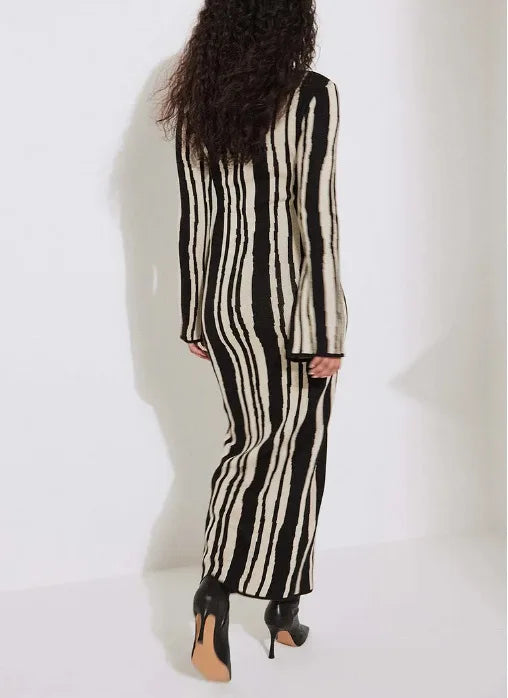 M&T Wear - Elegant Ribbed Knit Maxi Dress