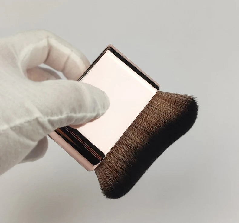 M&T Wear – Large Foundation & Contour Brush (Soft Bristle, Multi-Use Makeup Tool)