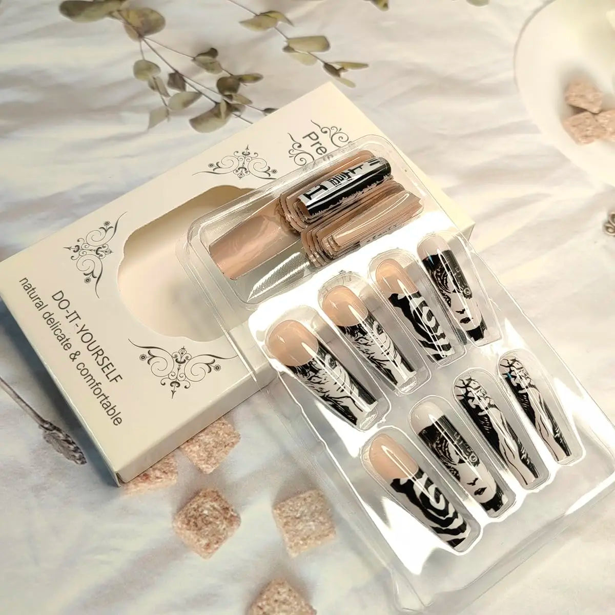 M&T Wear – 24PCS Black & White French Tips Press-On Nails with Anime Comics Design