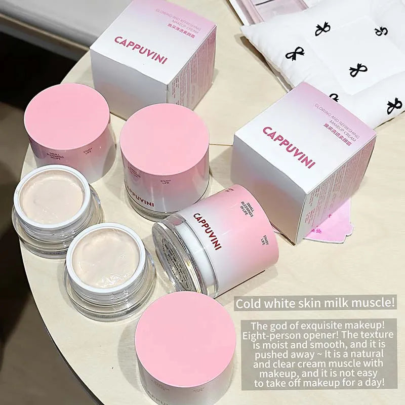 CAPPUVINI's radiant and clear natural cream with a creamy skin base creates a refreshing and smooth makeup look