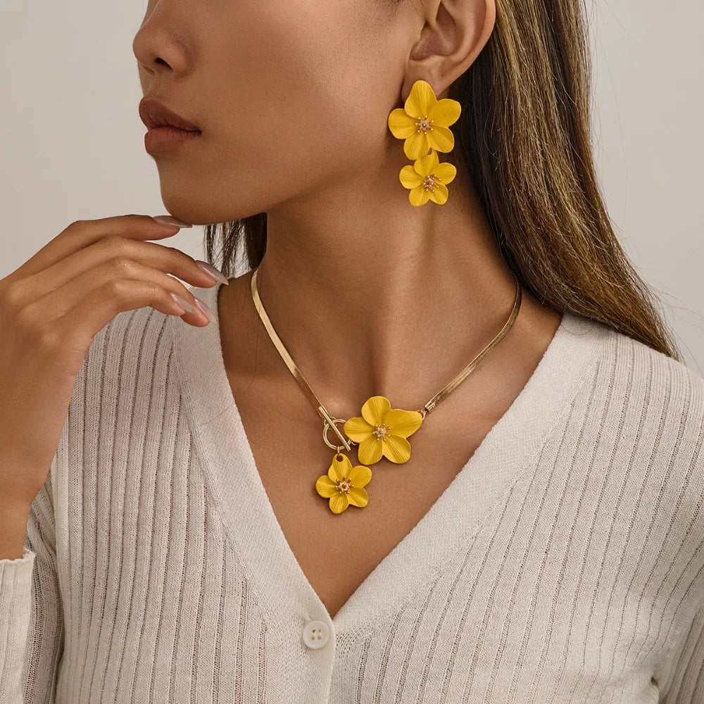 M&T Wear - Elegant Flower Pendant Necklace & Earrings Set for Women