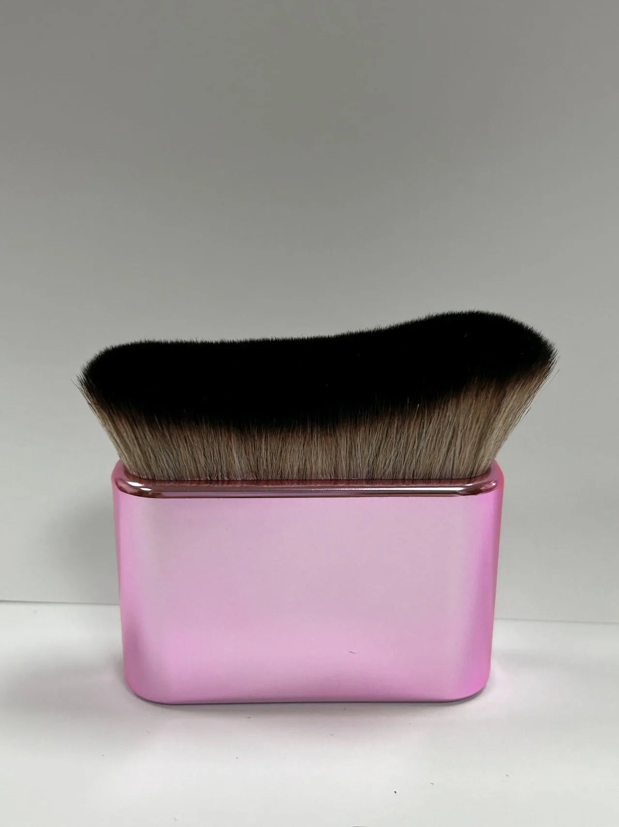 M&T Wear – Large Foundation & Contour Brush (Soft Bristle, Multi-Use Makeup Tool)