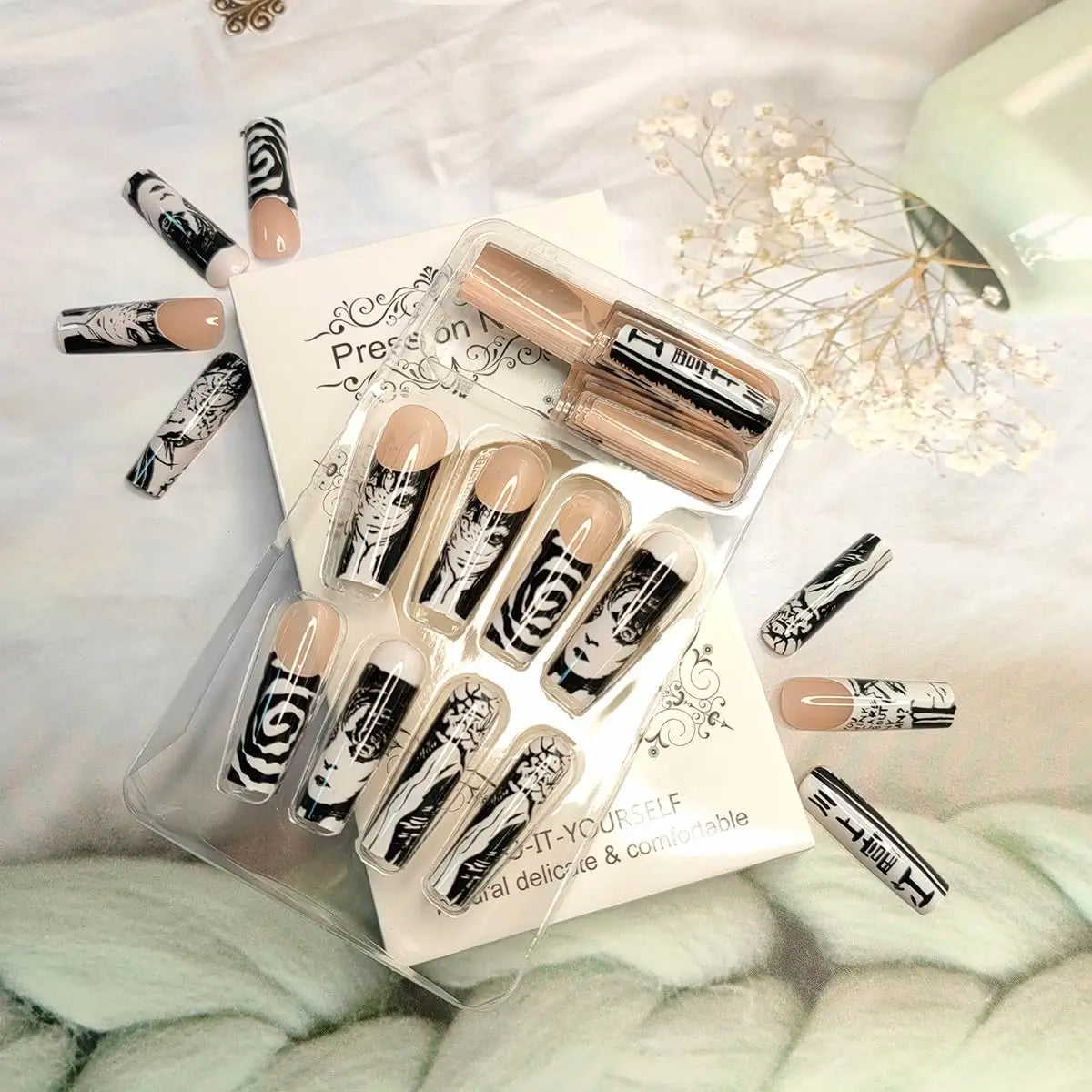 M&T Wear – 24PCS Black & White French Tips Press-On Nails with Anime Comics Design