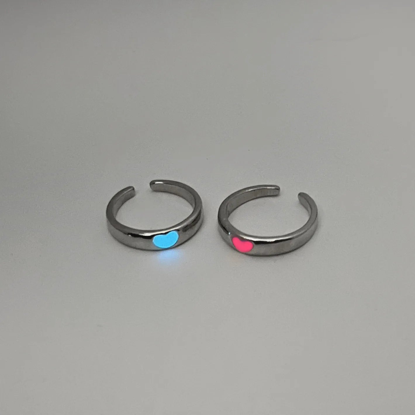 M&T Wear – Blue & Pink Luminous Couple Heart Ring Set