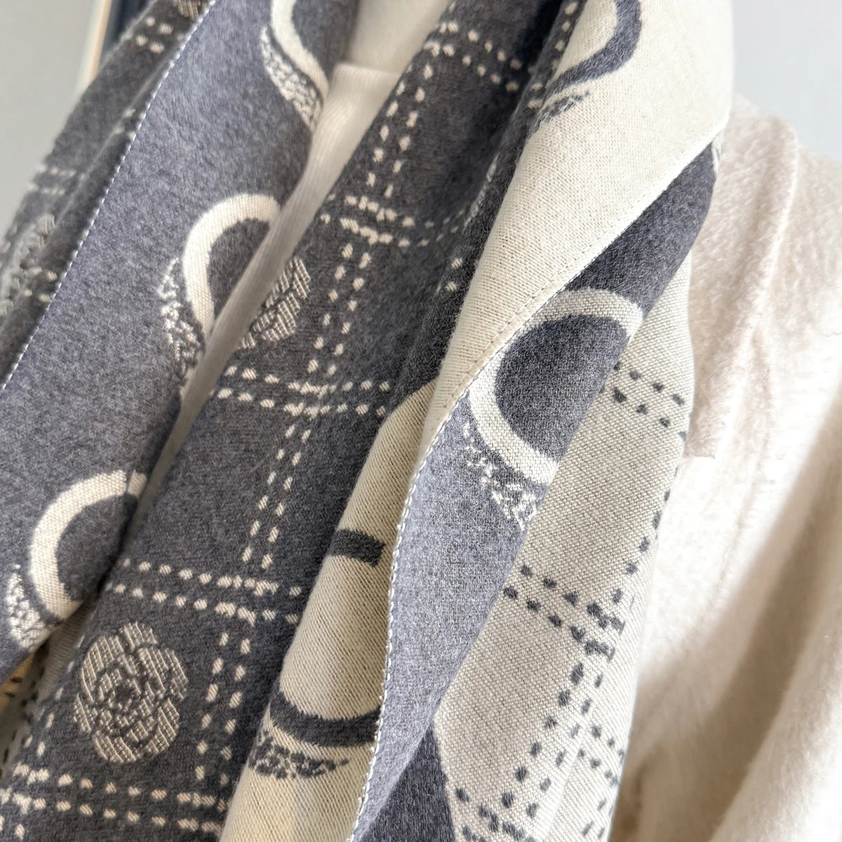 M&T Wear - Luxury Designer Brand Winter Blanket Scarf Shawls for Women Warm Pashmina Cashmere Exquisite Floral Print Large Wrap Long Foular